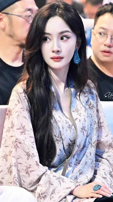 Yang Mi Sparks Hanfu Renaissance: When Star Power Meets Cultural Revival