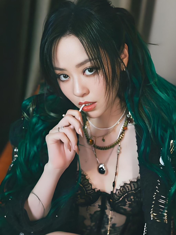 Zhang Liangying’s Evolution in Ninety Thousand Words