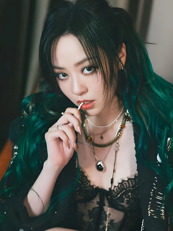 Zhang Liangying’s Evolution in Ninety Thousand Words