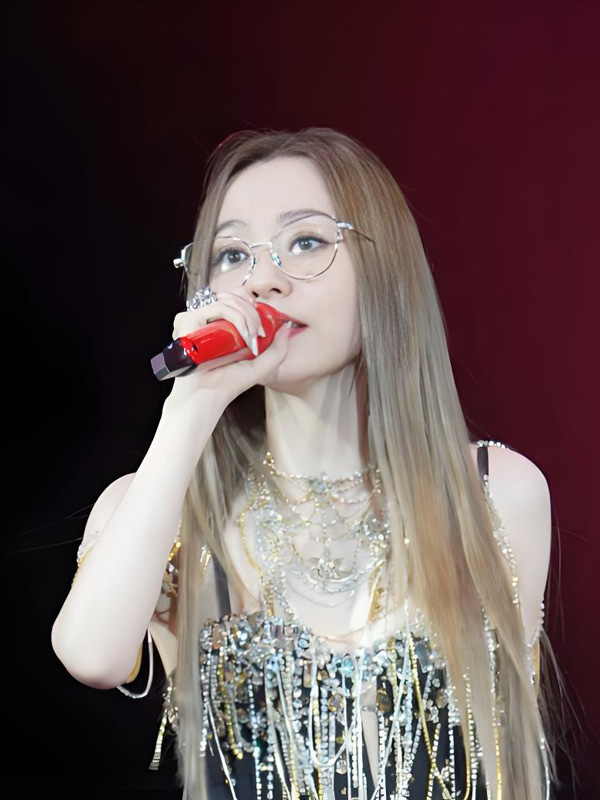 Zhang Liangying’s Evolution in Ninety Thousand Words