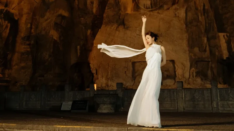 Zhang Xiaowan's Spiritual Journey in Luoyang