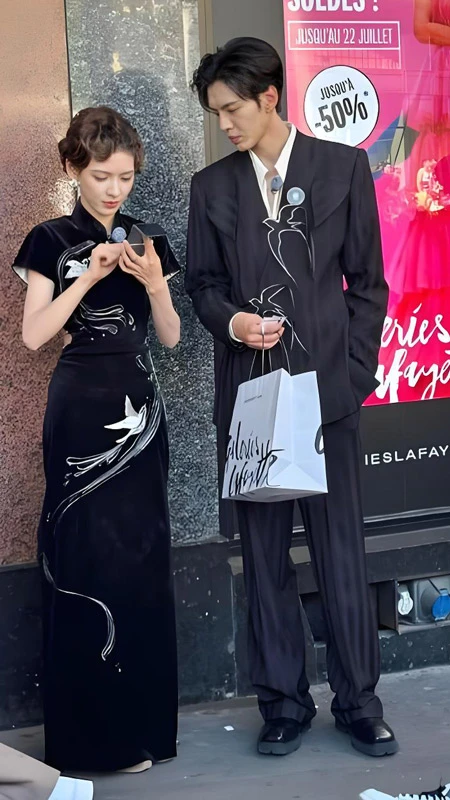 Zhang Yuxi Received Praise for Wearing Cheongsams