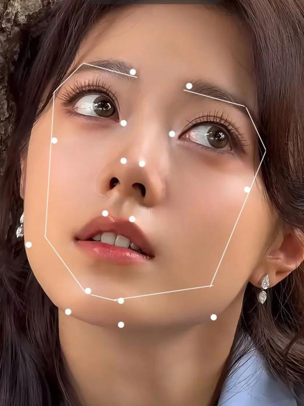 Zhao Jinmai: How Makeup and Outfits Shape Her Image