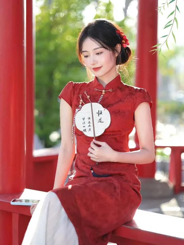 8 Ways to Pose in Qipao for Park Photos
