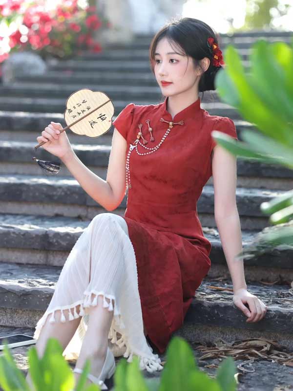 8 Ways to Pose in Qipao for Park Photos
