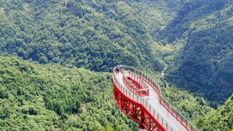 A Guide to Chongqing's Wild Heart and Fiery Plate