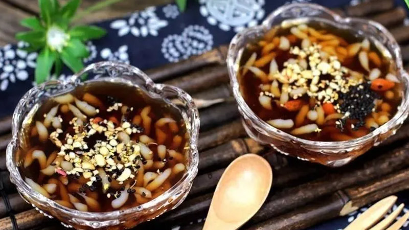 A Guide to Chongqing's Wild Heart and Fiery Plate