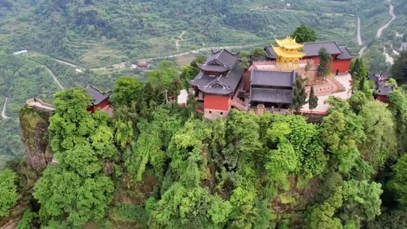 A Guide to Chongqing's Wild Heart and Fiery Plate