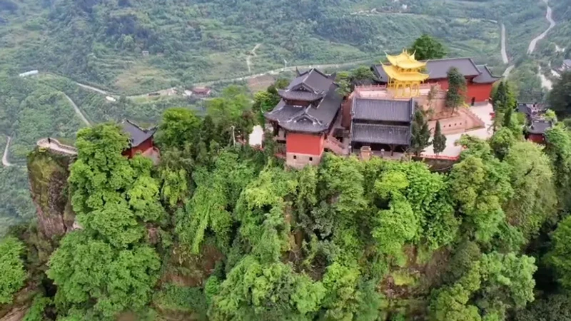 A Guide to Chongqing's Wild Heart and Fiery Plate