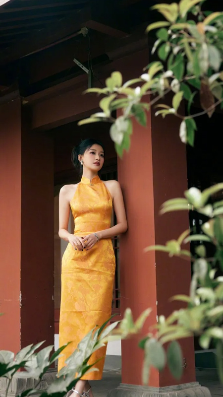 Can Yellow Qipao Outshine the Sun? Tradition Wears Modern Glamour