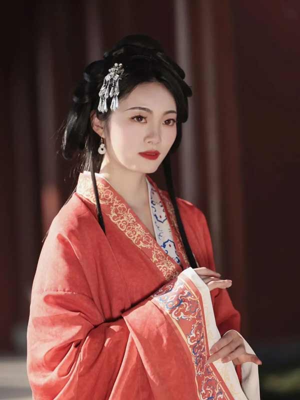Capturing History: The Art of Authentic Hanfu Photography