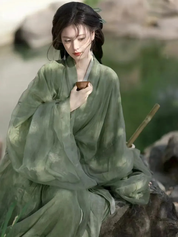 Colors of Hanfu: Stories Woven in Ancient Hues