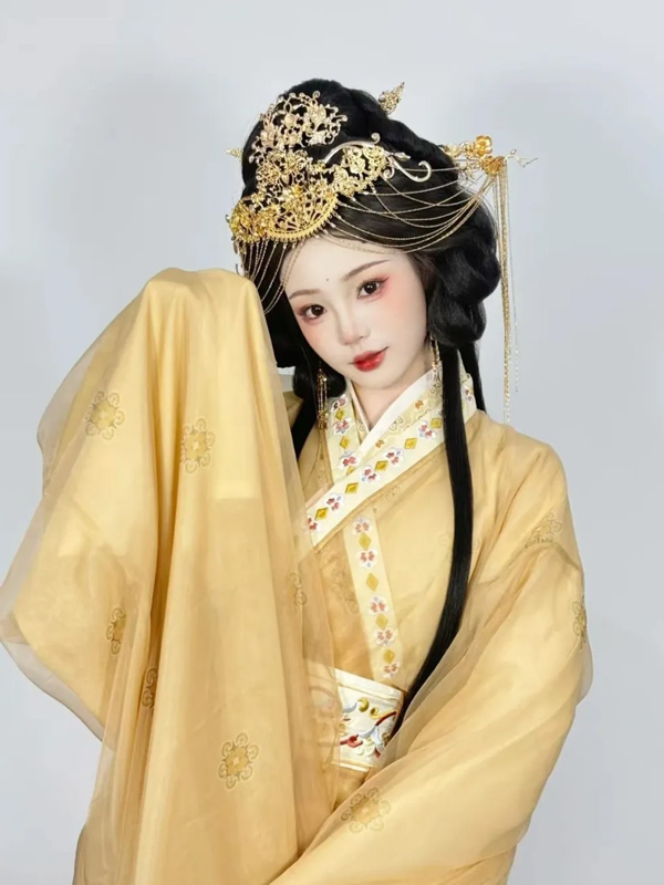 Colors of Hanfu: Stories Woven in Ancient Hues