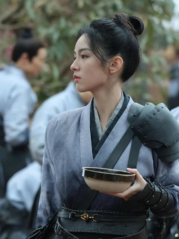 Talk with Zhou Ye: Wearing Armor Onscreen, Training Offscreen