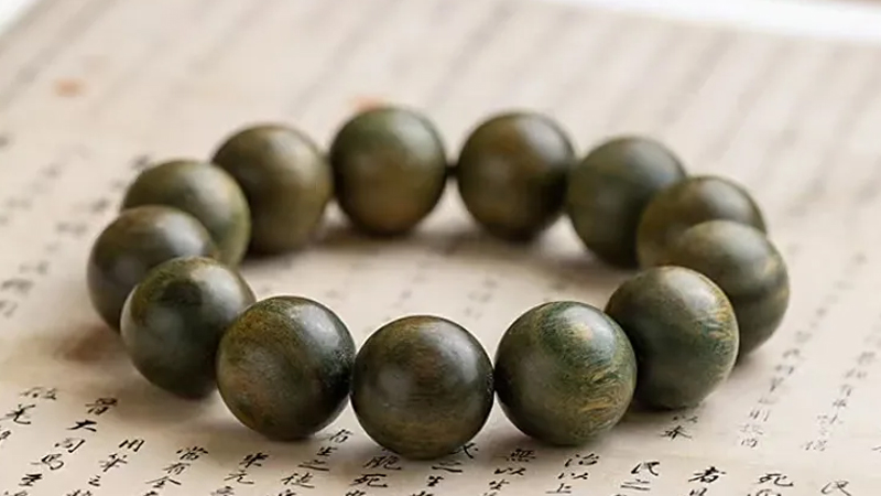 Green Sandalwood: Your Ancient Path to Peace and Vitality!