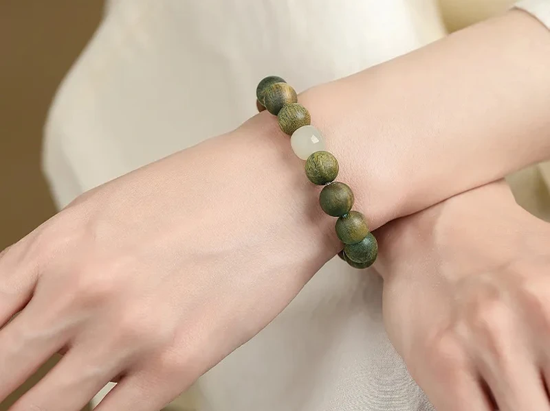 Green Sandalwood: Your Ancient Path to Peace and Vitality!
