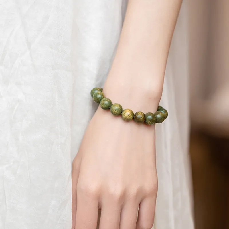 Green Sandalwood: Your Ancient Path to Peace and Vitality!