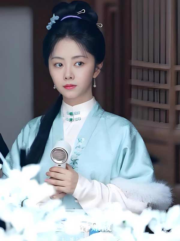 How China's Actresses Are Rewriting History Through Fabric