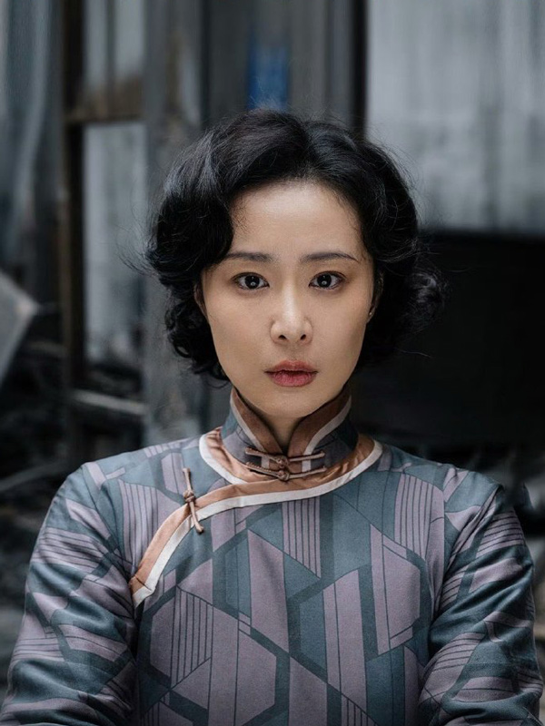 How Does the Qipao Embody the Beauty of Weak Virtue?