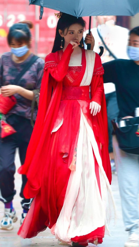 How Ju Jingyi's Heatwave Honesty Forged a Bond with Fans!