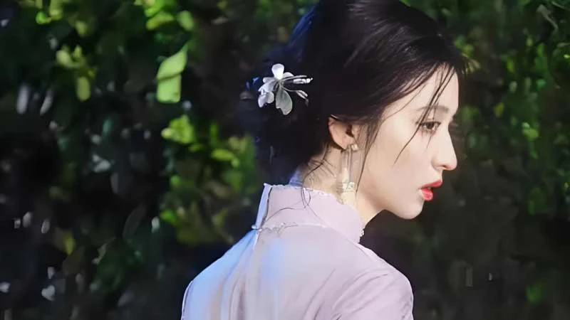 How Wang Churan's Confidence Made a Wet Qipao Shine