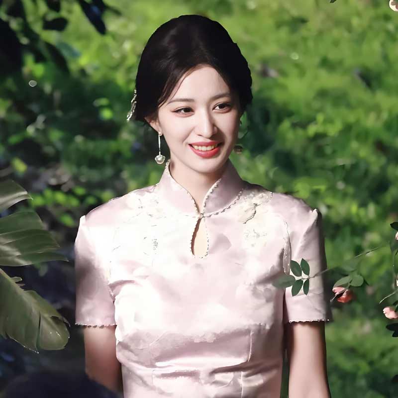 How Wang Churan's Confidence Made a Wet Qipao Shine