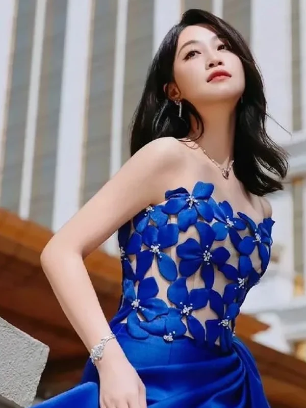 Lan Yingying's Qipao Photoshoot: Redefining Beauty with Power