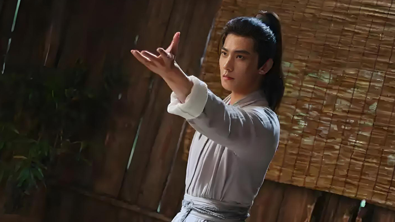 Minor Role Mo Caihuan Steals Mortal's Journey