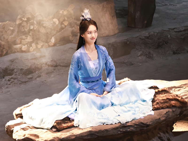 Minor Role Mo Caihuan Steals Mortal's Journey