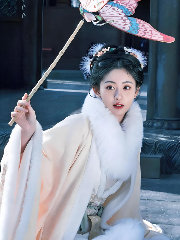 Minor Role Mo Caihuan Steals Mortal's Journey