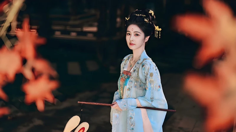 Mo Li: Bai Lu's Royal Power Play with Sharp Strategy