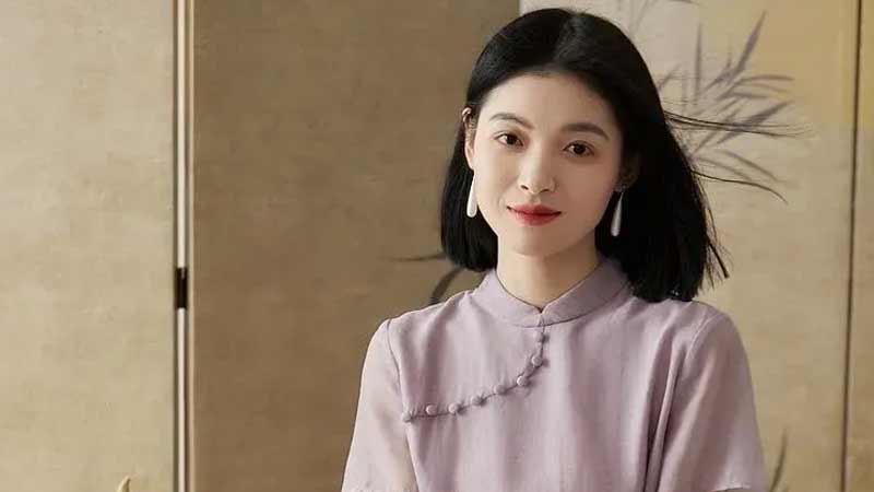 Modern Qipao: Organdy Fabric Merges Tradition, Ease