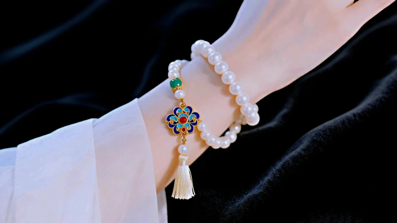 Pearl & Cloisonne: Your Secret to Ethereal Hanfu Style!