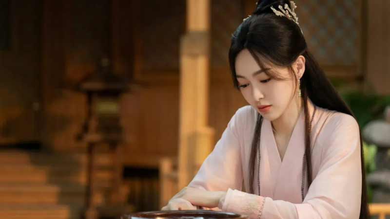 Pink Robes in Ancient Dramas: 8 Actresses' Stunning Styling