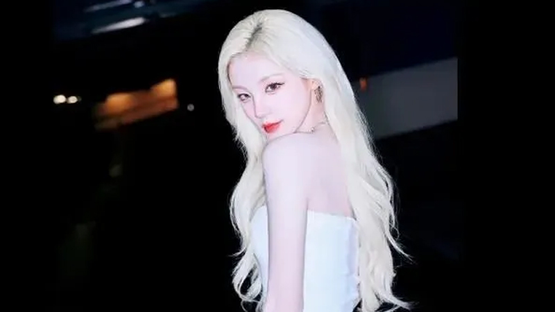 Song Yuqi's Blonde Bombshell Moment Ignites Fan Frenzy!