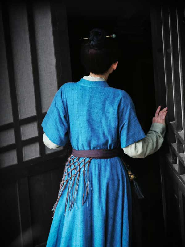 Song Zuer's Blue Robe Sparked Attention in Cousin Fortune
