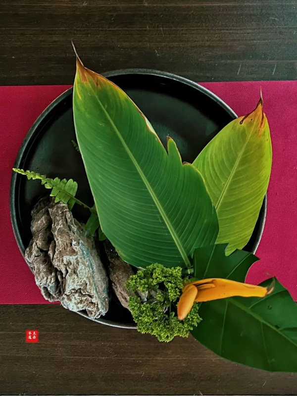 The Essence of Traditional Chinese Flower Arrangement