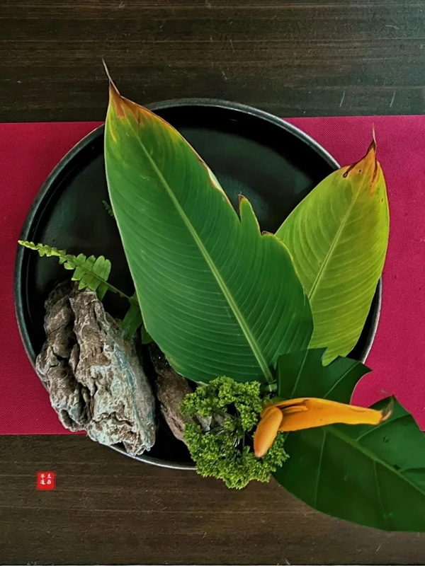 The Essence of Traditional Chinese Flower Arrangement