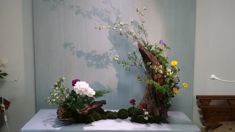 The Essence of Traditional Chinese Flower Arrangement
