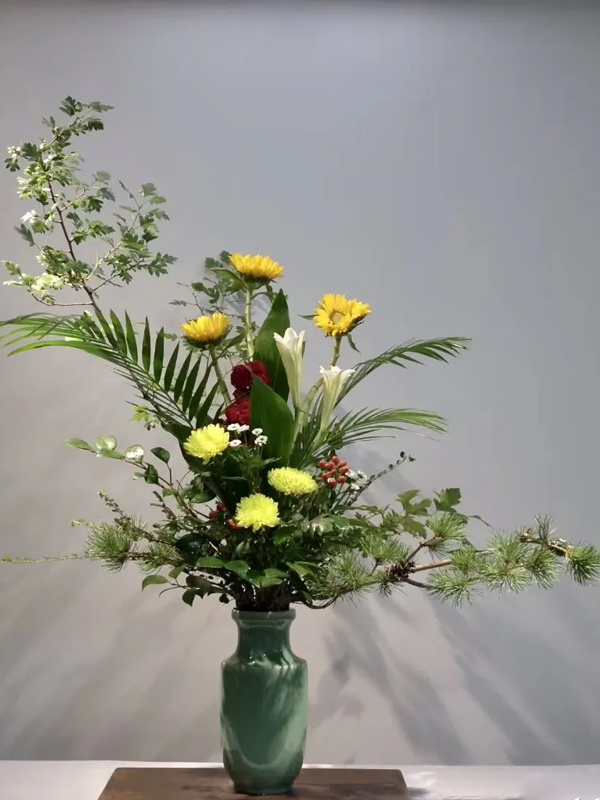 The Essence of Traditional Chinese Flower Arrangement