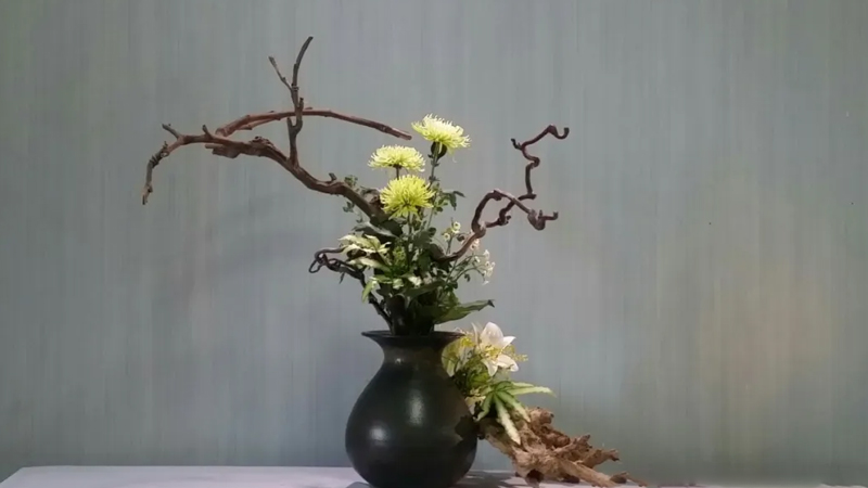 The Essence of Traditional Chinese Flower Arrangement