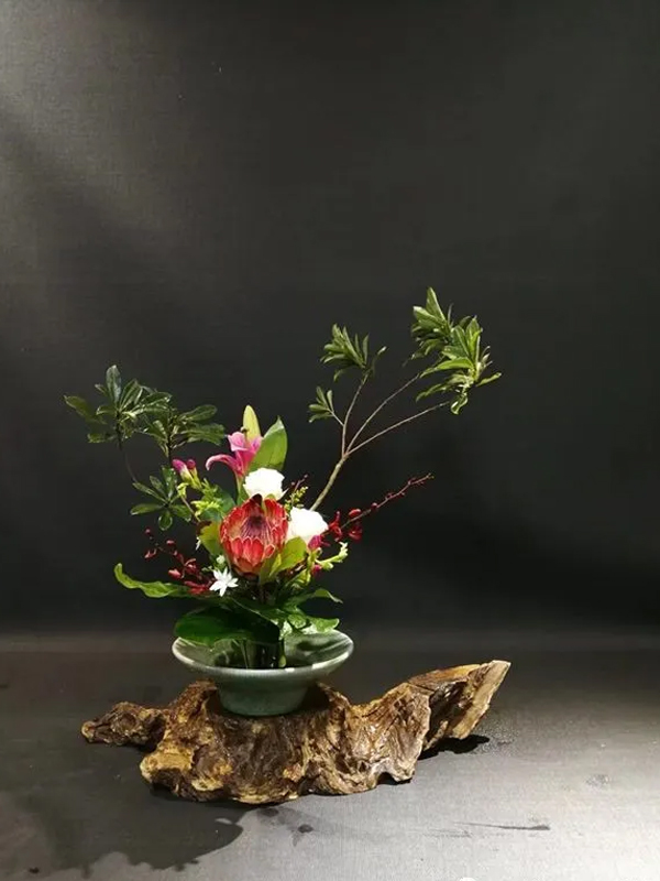 The Essence of Traditional Chinese Flower Arrangement
