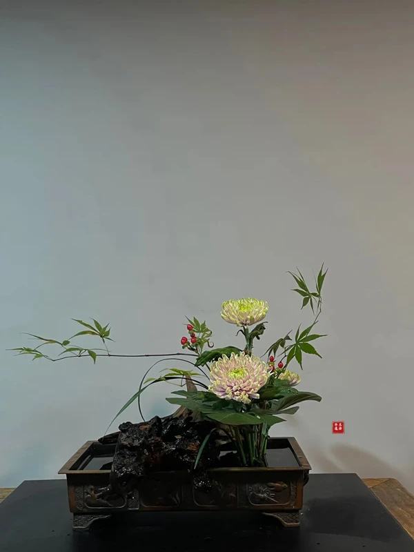 The Essence of Traditional Chinese Flower Arrangement