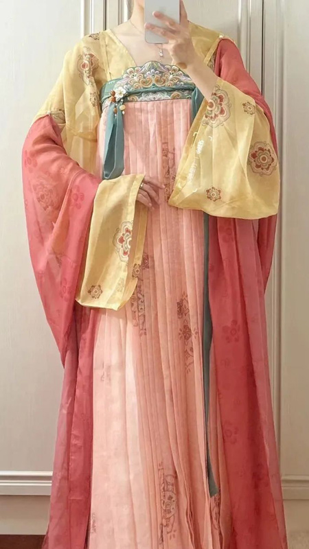 The Fabric of Culture: Unwrapping the Modern Hanfu Movement