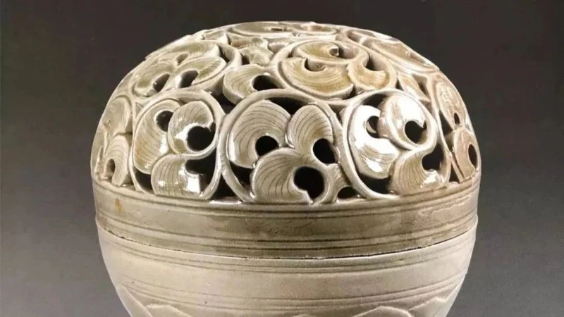 The Language of Porcelain: Understanding Song Dynasty Ceramic Markings