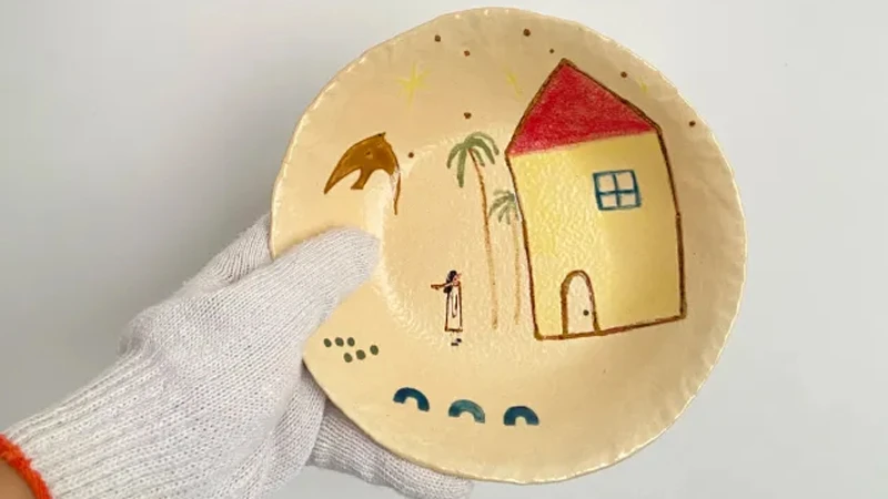 The Potter's Stage: Crafting Showstopping Ceramic Plates in 3 Acts
