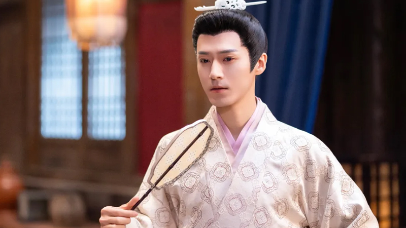 Voyage to Haihun: Can a Time-Tossed Office Worker Game the Han Dynasty