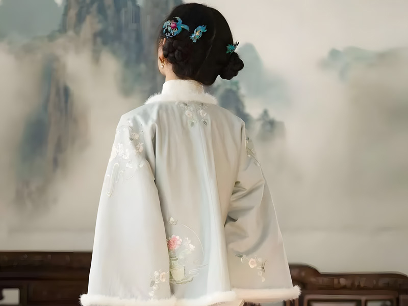 What Secrets Do Your Clothes Whisper About the Seasons?