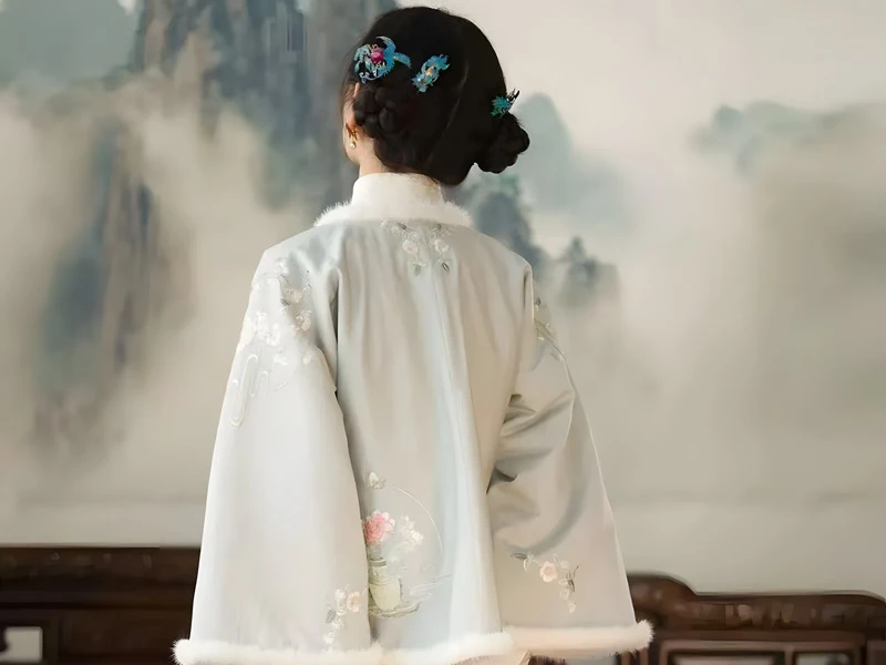 What Secrets Do Your Clothes Whisper About the Seasons?