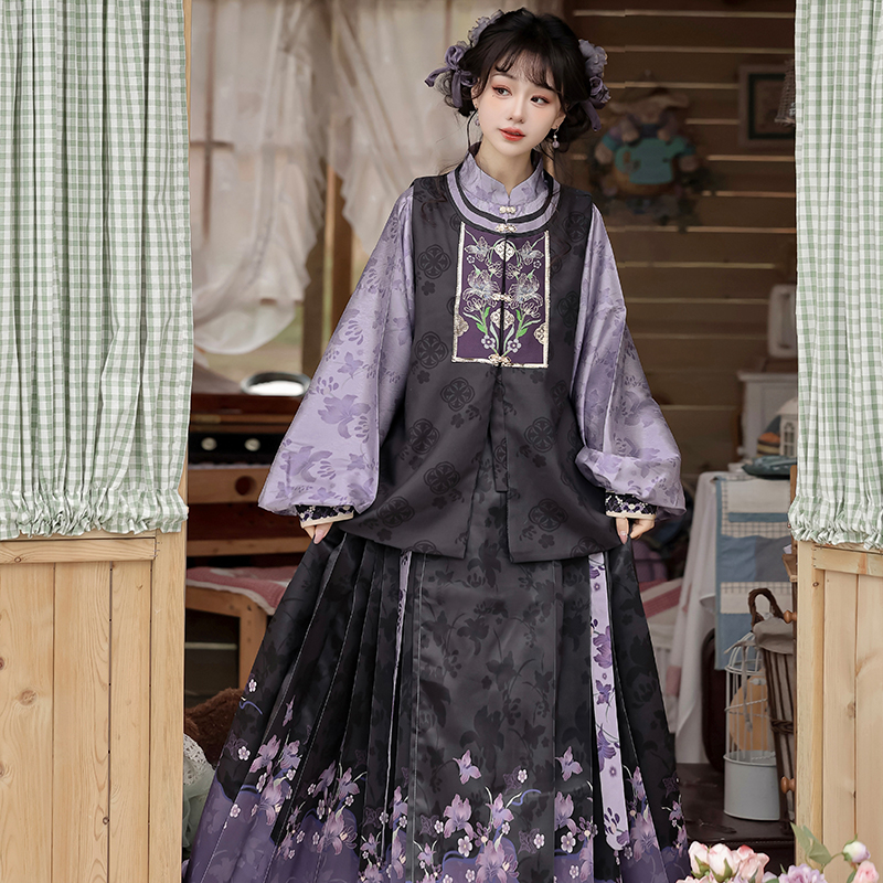 Women-Ming-Hanfu-Purple-Style-Bijia-Set-Autumn-Mamian-Skirt-1 Violet Elegance 2